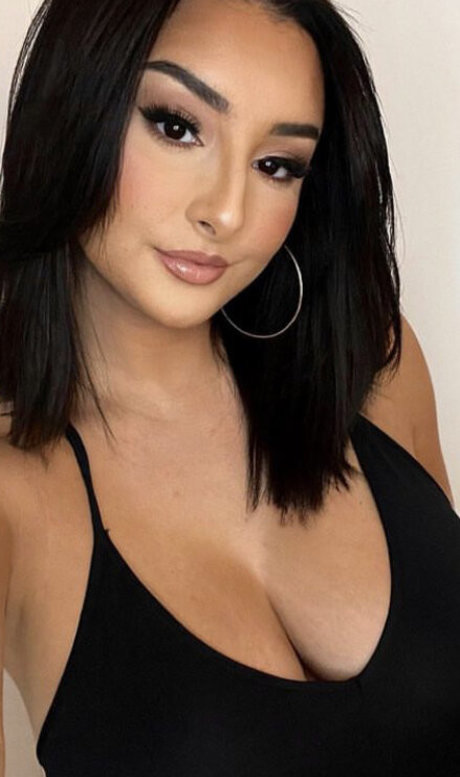 am hailil nudes actress pictures