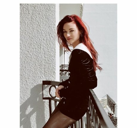 Crystal Reed free pornstar images