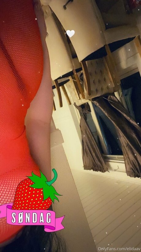 elidaav star naked img