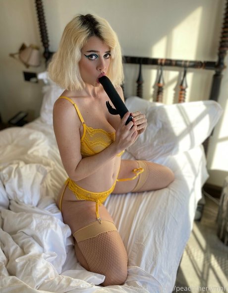 Peachthenymph nudes star img