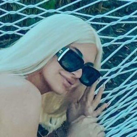 Laura Blake Hahnel nudes star img