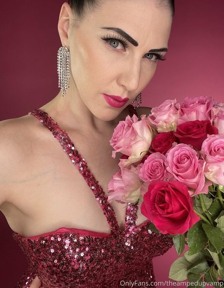 theampedupvamp model high quality photos