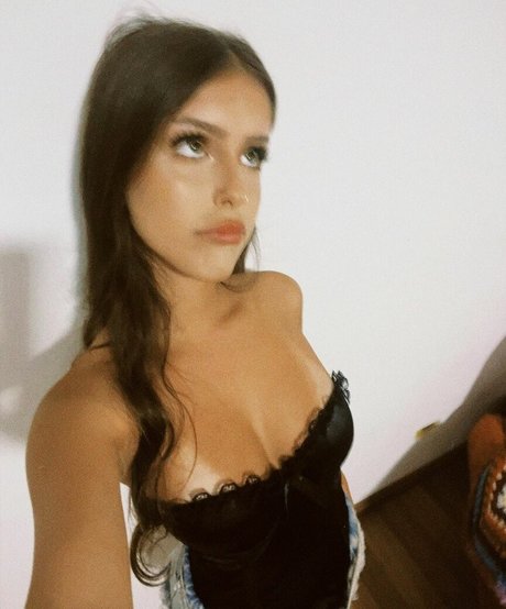 izaalmeidaa__ nude star gallery