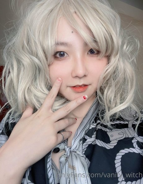 vanity witch model top images