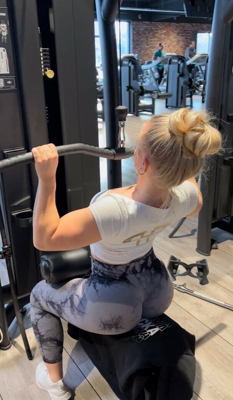 Luisa Tabbert pornstar beautiful img