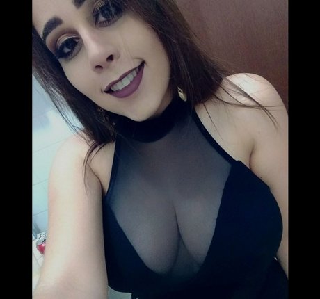 millenecarolina sexy actress pic