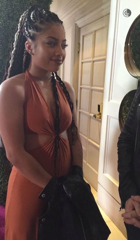 Kiana Lede star naked photos