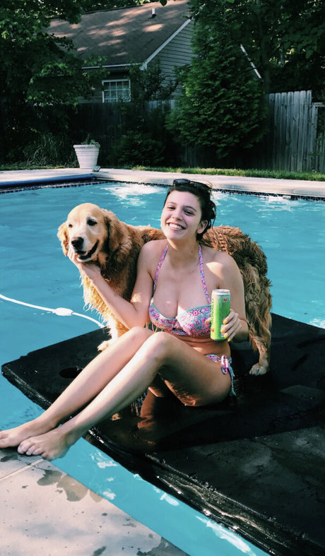 Kaylee Burnett sexy star image