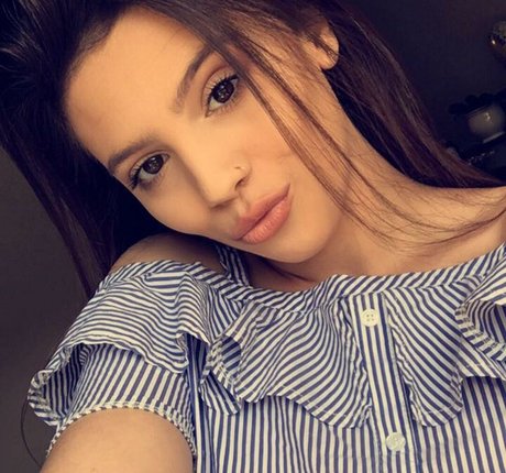 Kaylee Burnett star sexy gallery