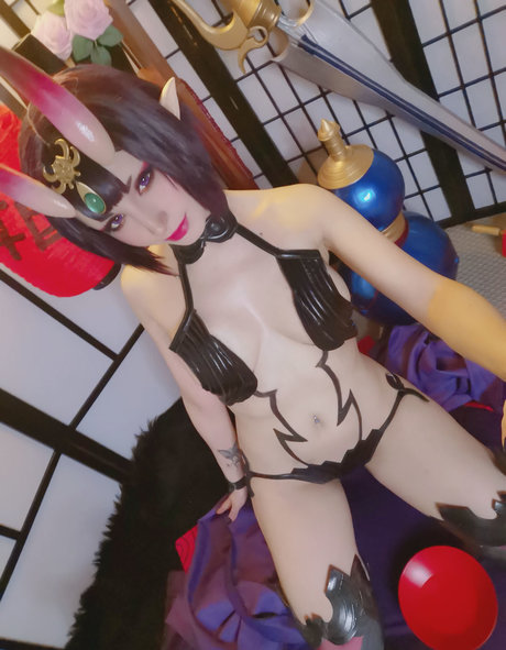 ShiroKitsune model nudes gallery