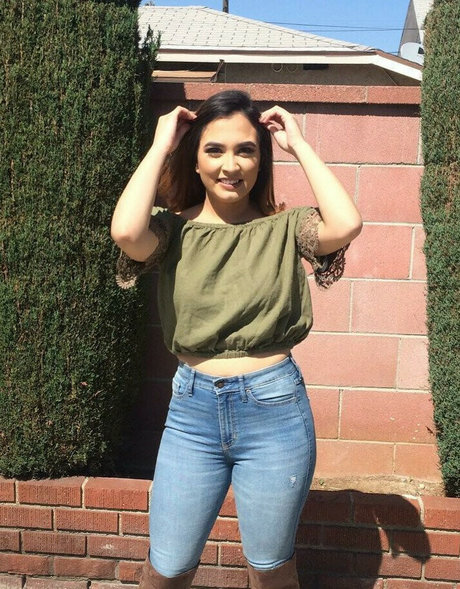 Giselle Calzadillas model best pics