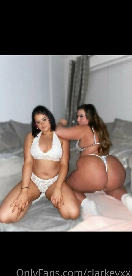 clarkeyxx sexy model gallery