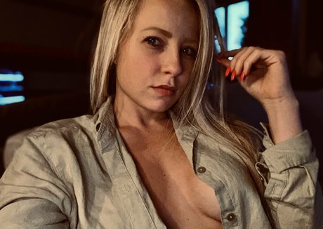 gndtj94 star art gallery