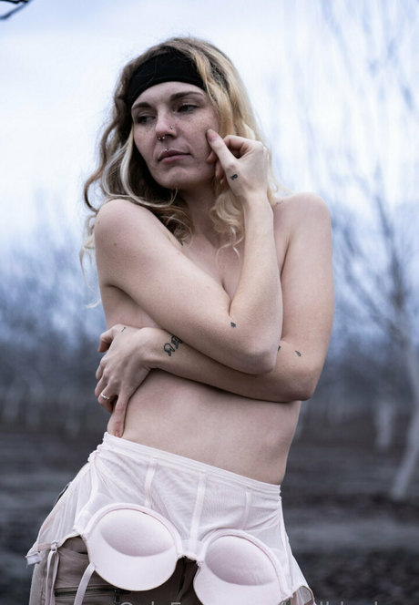 badbluebee nice model photo