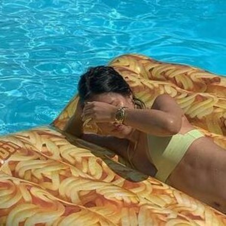 Michelle Choi sexy star img