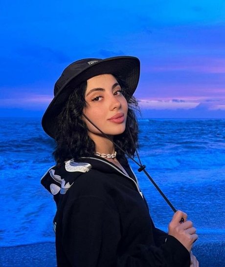 Sevinch Salmanova beautiful star img