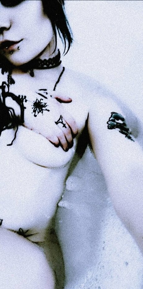 prettyinpxrn2 0 pornstar naked picture