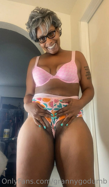 grannygodumb free model photos