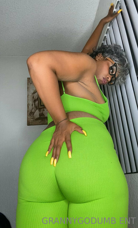 grannygodumb perfect model picture