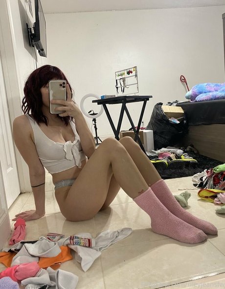 rileyjeansfw pornstar sexy images