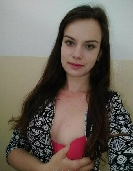 lindariver model pretty image