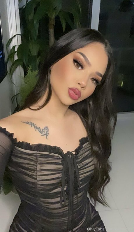 desmariie pornstar naked photo