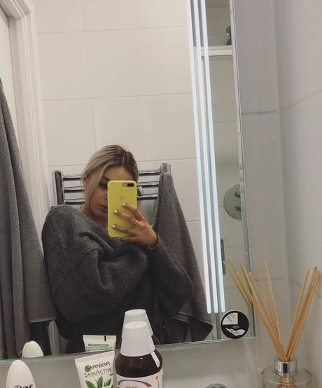 Andelika pornstar exclusive picture