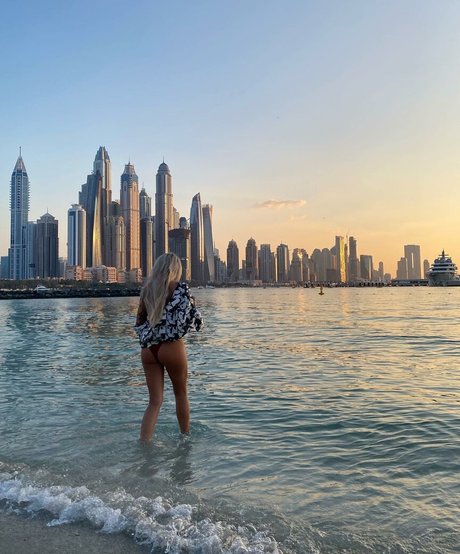 Andelika beautiful star picture