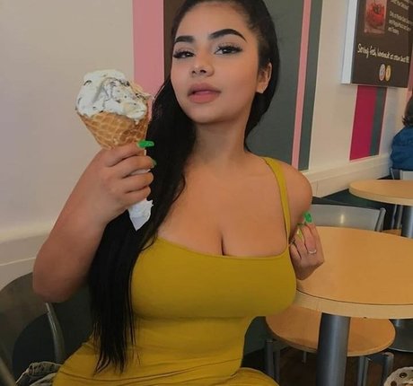 Megan Velez star hd photos