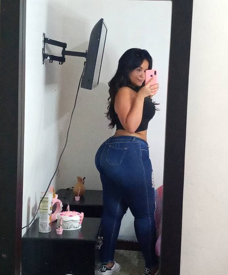 Michel Usuga nude model pic