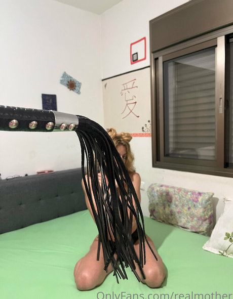 onlmomy pornstar xxx pic