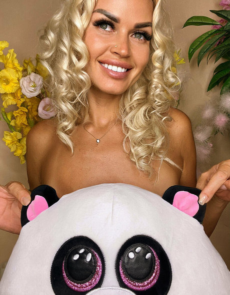 fit miley adult model archive