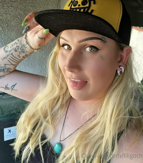 liligoth beautiful model photo