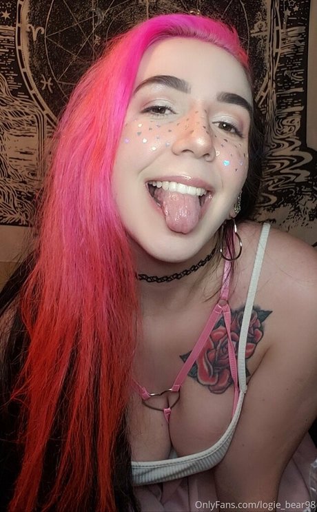 logie bear98 star exclusive photo