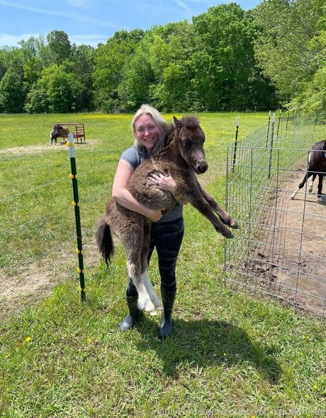 countrycockqueenfree naked actress image