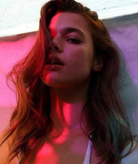 Michelle Ellyse Schlaman pornstar hot pics