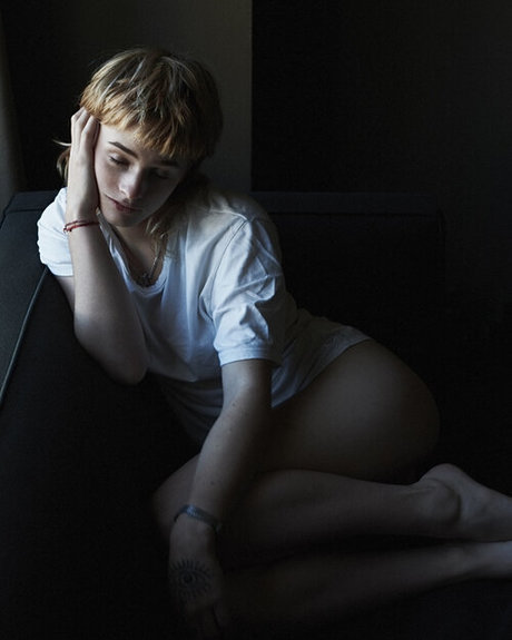 Esther McGregor high quality model photos