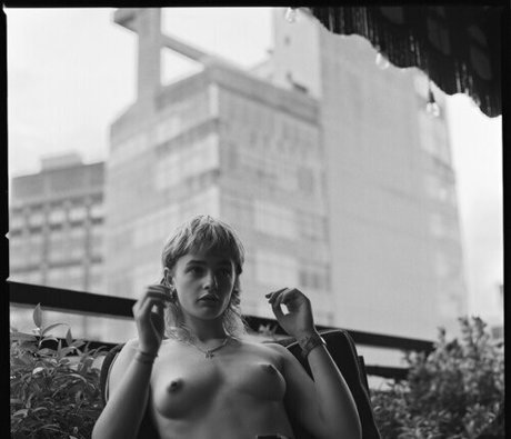 Esther McGregor star nude picture