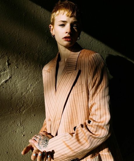 Esther McGregor erotic pornstar pictures