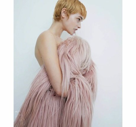 Esther McGregor star pornographic photo