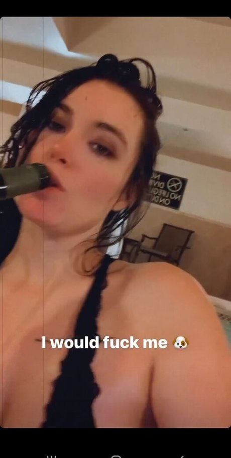 Selena USAF Babe xxx actress pictures