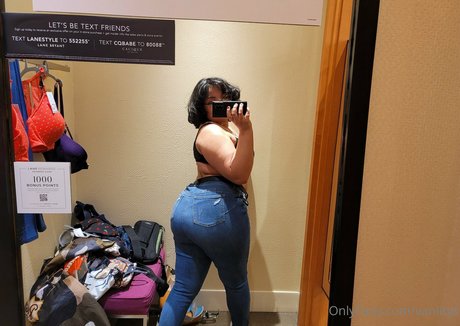 vaniitys model adult image