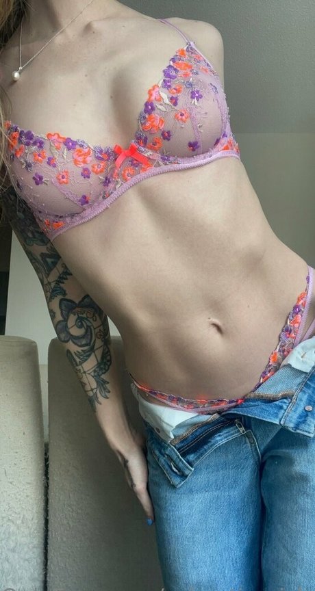 primetimeisla model sexy image