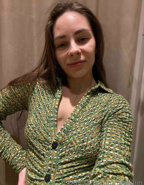 ninaliiin nice model picture