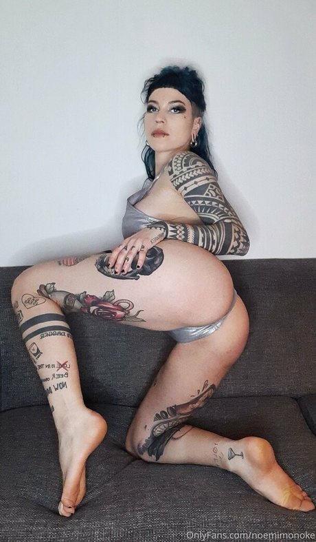 Noemi Riot model top galleries