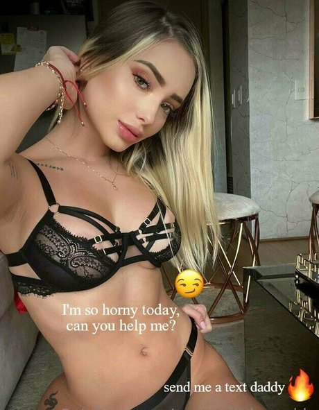 Dani Tabares erotic actress photos