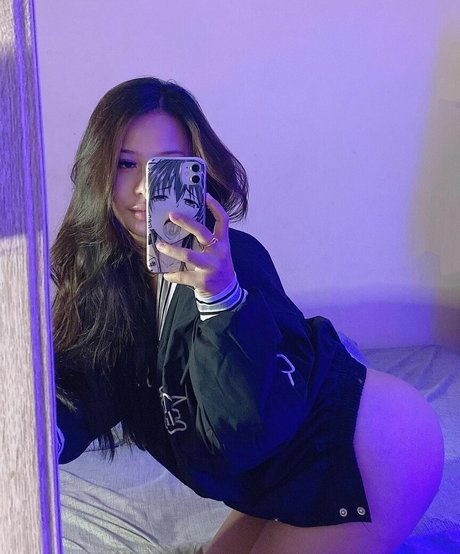 Crystal Senpai adult model photo