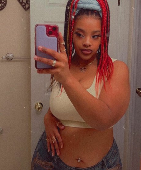 KandiiiKain pornographic actress pic