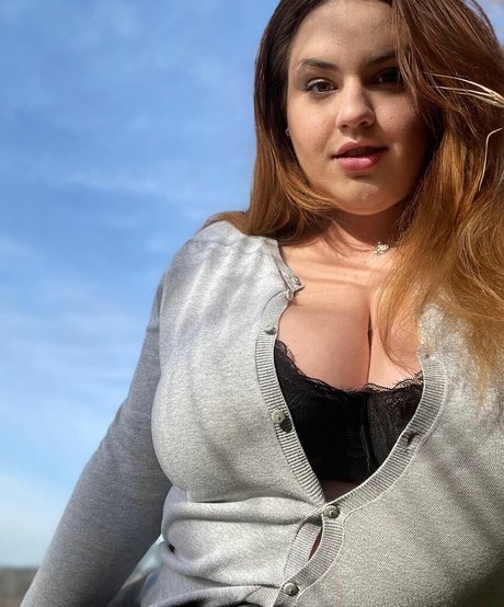 Babu Vale model perfect pics