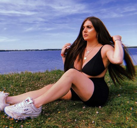 Beth G perfect actress image